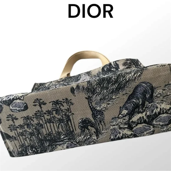 DIOR "Around te World" Dioriviera
Raffia Tote - Picture 6 of 8